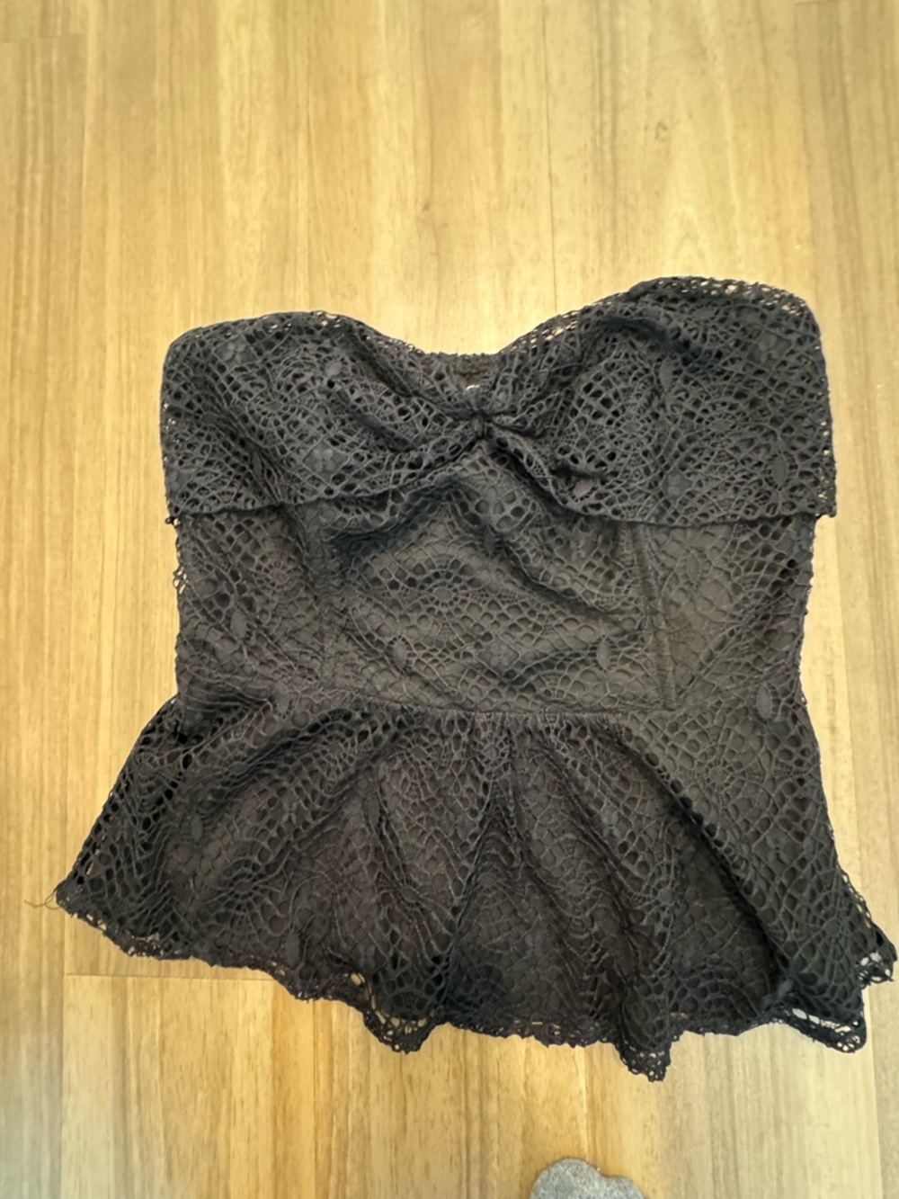 Black Lace Strapless Peplum Top size M